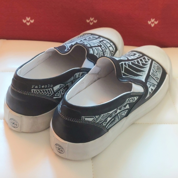 O.X.S. graphic printed slip-on leather sneakers, EU41, NWT unisex - Picture 4 of 12